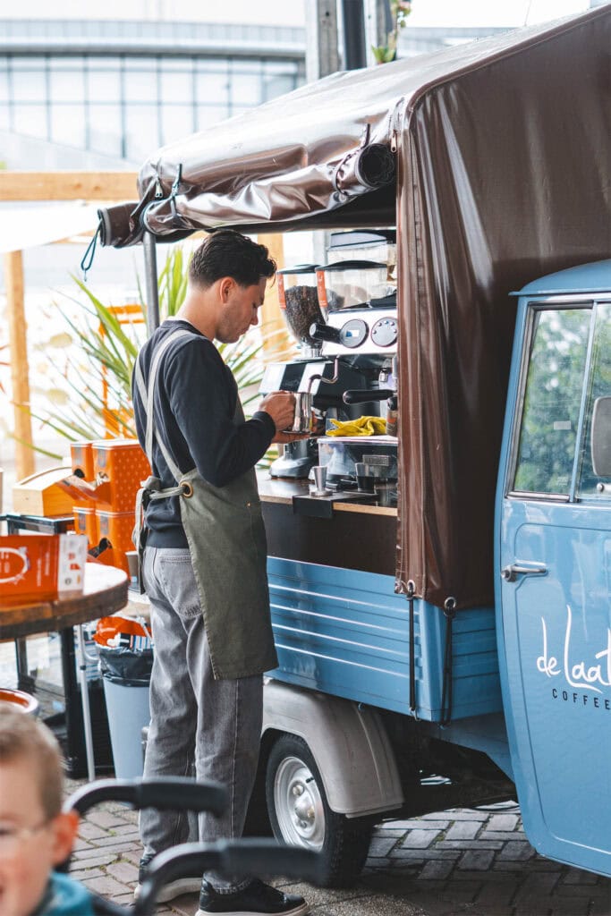 Heerlijk Heesch koffie- en foodtruck voor verse koffie en snacks op locatie.