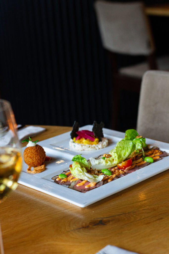 Verfijnde gourmetgerechten met verse ingrediënten en creatieve presentatie.